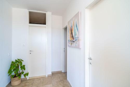 Apartment Blue Pearl