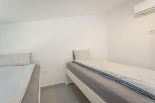 Hostal Bella Vista Apartments