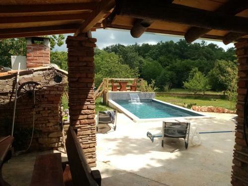 Villa Sweet Rustic Home