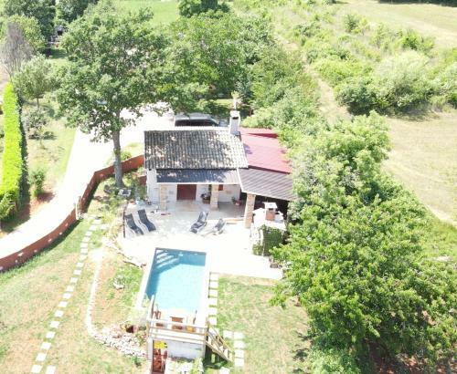 Villa Sweet Rustic Home