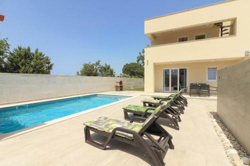 Villa Sunshine With Private Hydromassage Pool Near Pula