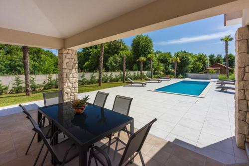 Villa Palma With Private Pool / Croatia