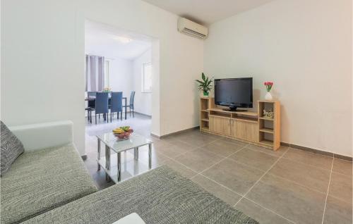 Two-bedroom Apartment In Novigrad