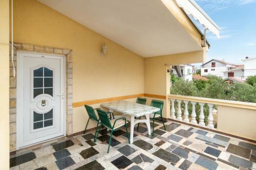 Apartments Besa