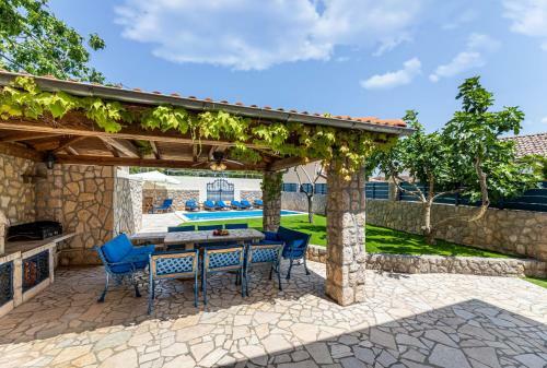 Villa O'lucky