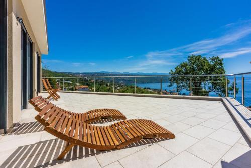Apartments Sea View With Pool