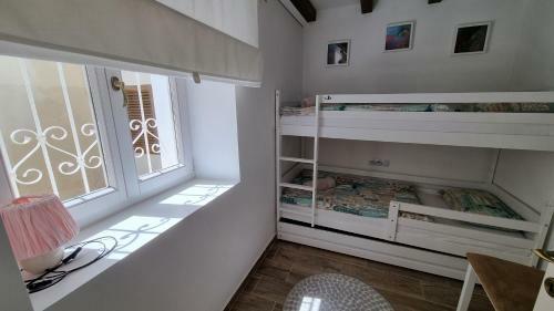 Old Town Pag Apartments