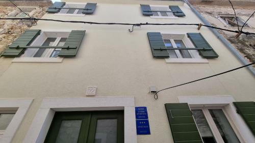 Old Town Pag Apartments