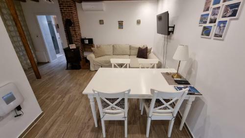 Old Town Pag Apartments