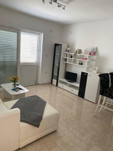 Apartments Maro