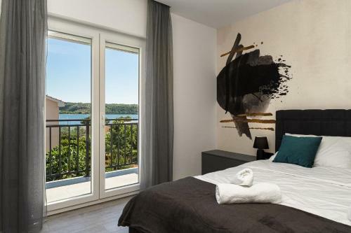 Apartment By The Sea