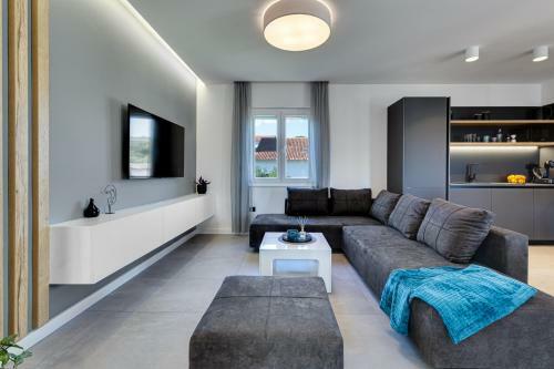 Apartment By The Sea