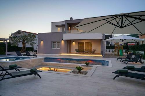 Beautiful Villa Manimm