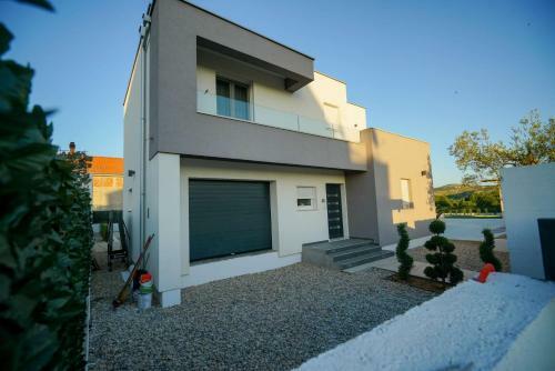 Beautiful Villa Manimm