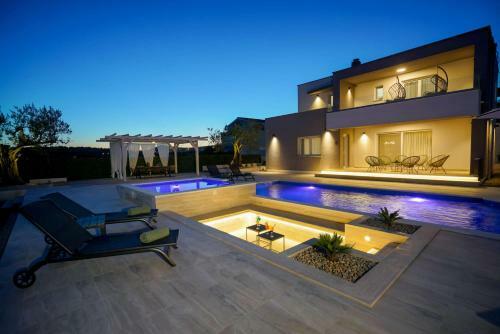 Beautiful Villa Manimm