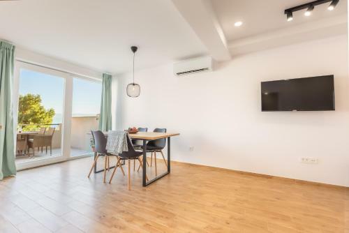Adris Apartments
