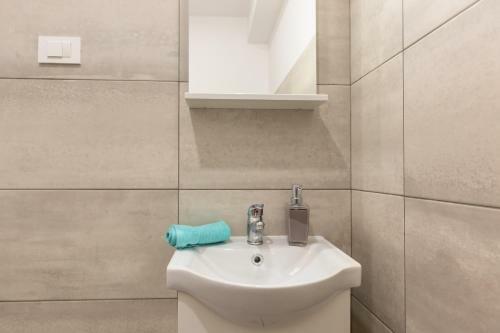 Adris Apartments