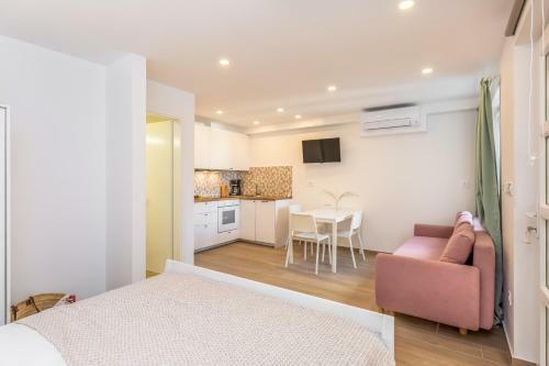 Adris Apartments