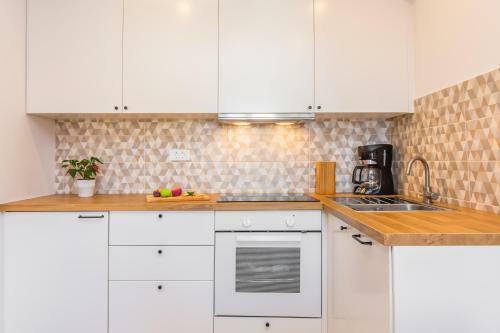 Adris Apartments