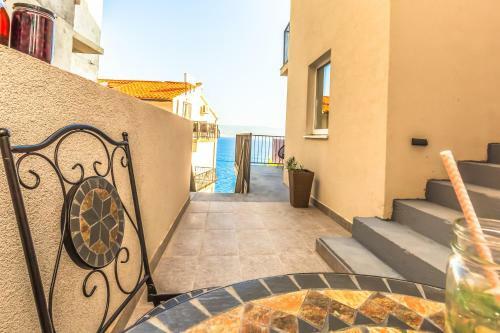 Adris Apartments