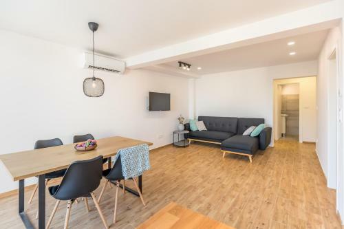 Adris Apartments