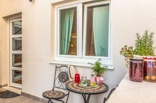 Adris Apartments
