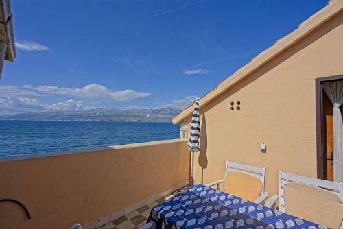 Apartments Lucija Above The Beach