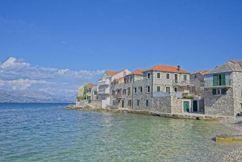 Apartments Lucija Above The Beach