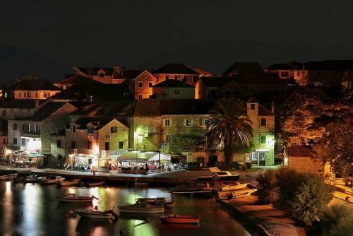 Apartments Lucija Above The Beach