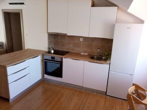 Elen Apartment Postira