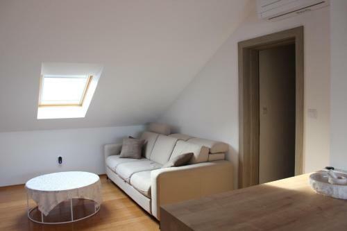 Elen Apartment Postira