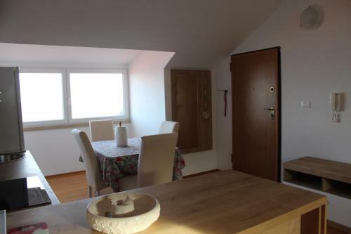 Elen Apartment Postira
