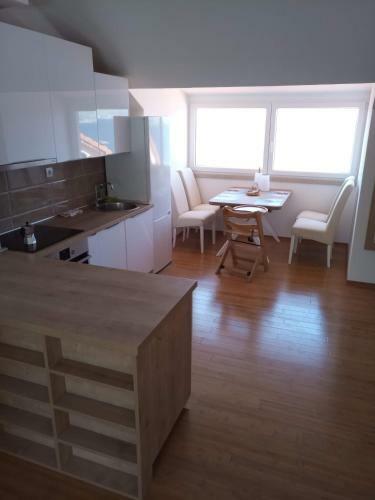 Elen Apartment Postira