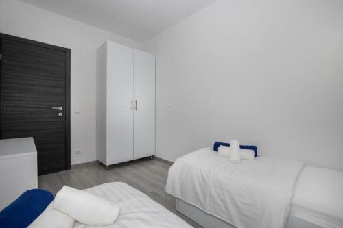 Apartments Ivan - Heated Pool