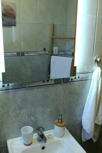 Apartamentos Anthropos - Near Split