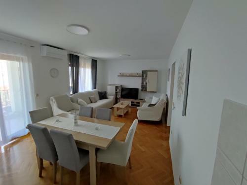 Apartamentos House Silva