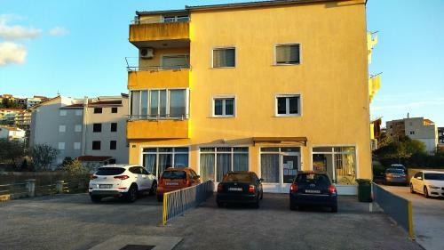 Apartman Demer Whit Terase And Parking