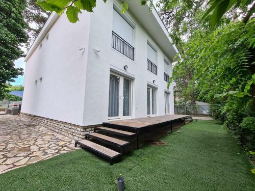�t Feny? Apartmanh�z