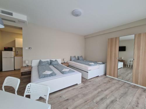 �t Feny? Apartmanh�z