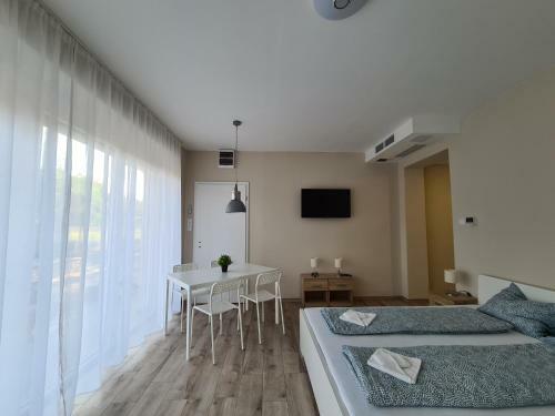 �t Feny? Apartmanh�z