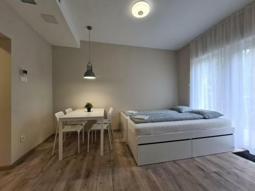 �t Feny? Apartmanh�z