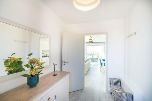 Grey Lights Garden Apartment