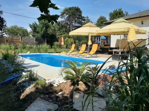 �.d. Poolgarden Apartmanh�z Si�fok