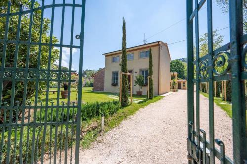 Villa Viloca In Camaiore, With Jacuzzi