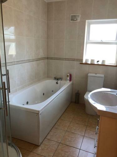 Modern Six Bedroom House Westport