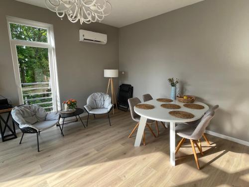 Apartament 44