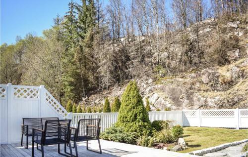 Nice Home In Kolltveit With Wifi And 3 Bedrooms