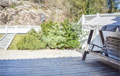 Nice Home In Kolltveit With Wifi And 3 Bedrooms