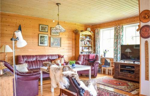 Nice Home In Lonev�g With 4 Bedrooms