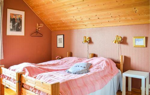 Nice Home In Lonev�g With 4 Bedrooms